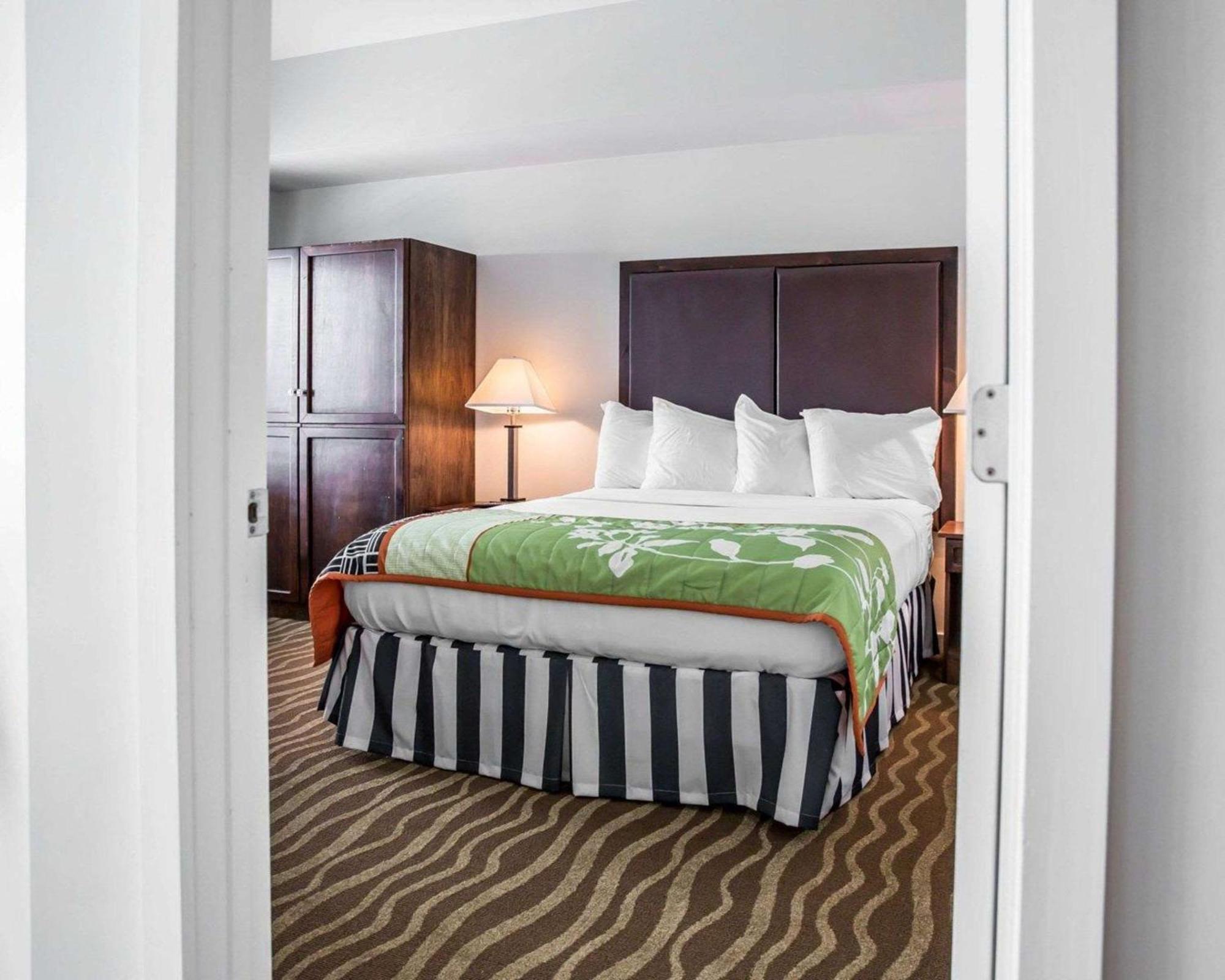 Island Inn & Suites, Ascend Hotel Collection Piney Point Kültér fotó
